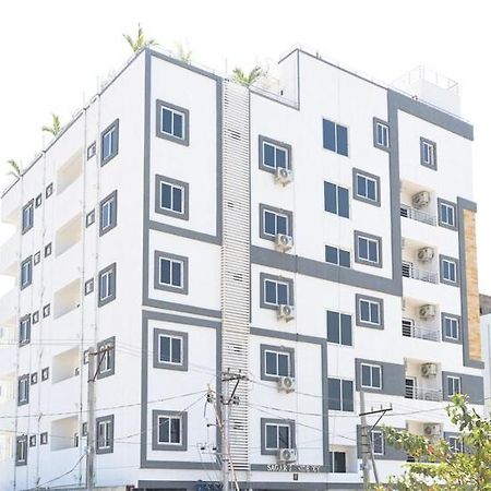 Voila At Nest Hotel Hyderabad Ngoại thất bức ảnh