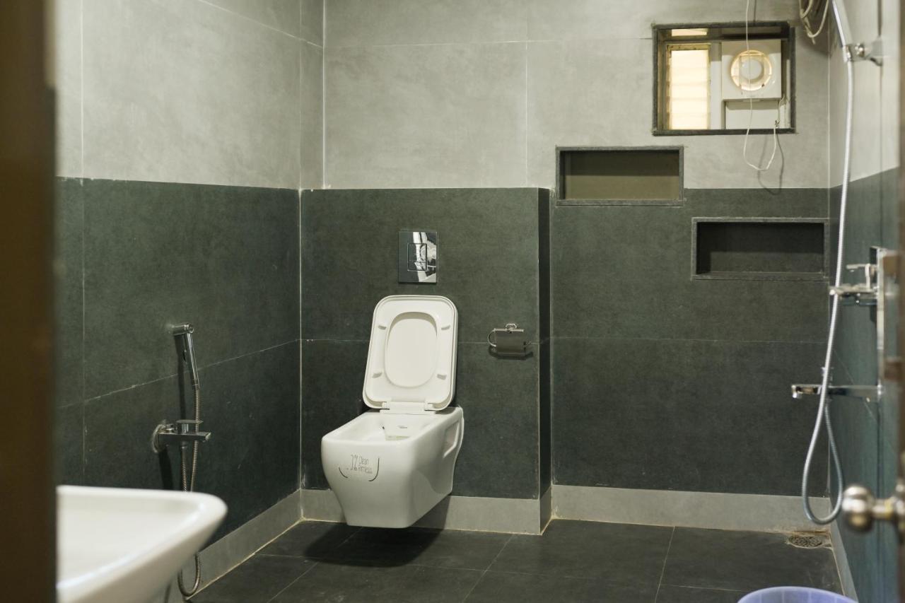 Voila At Nest Hotel Hyderabad Ngoại thất bức ảnh