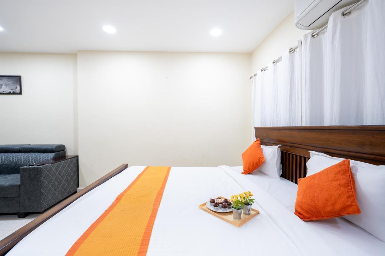 Voila At Nest Hotel Hyderabad Ngoại thất bức ảnh