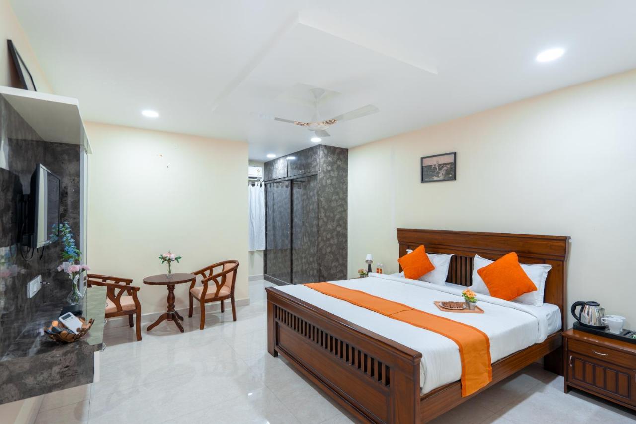 Voila At Nest Hotel Hyderabad Ngoại thất bức ảnh