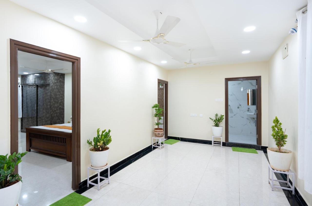 Voila At Nest Hotel Hyderabad Ngoại thất bức ảnh