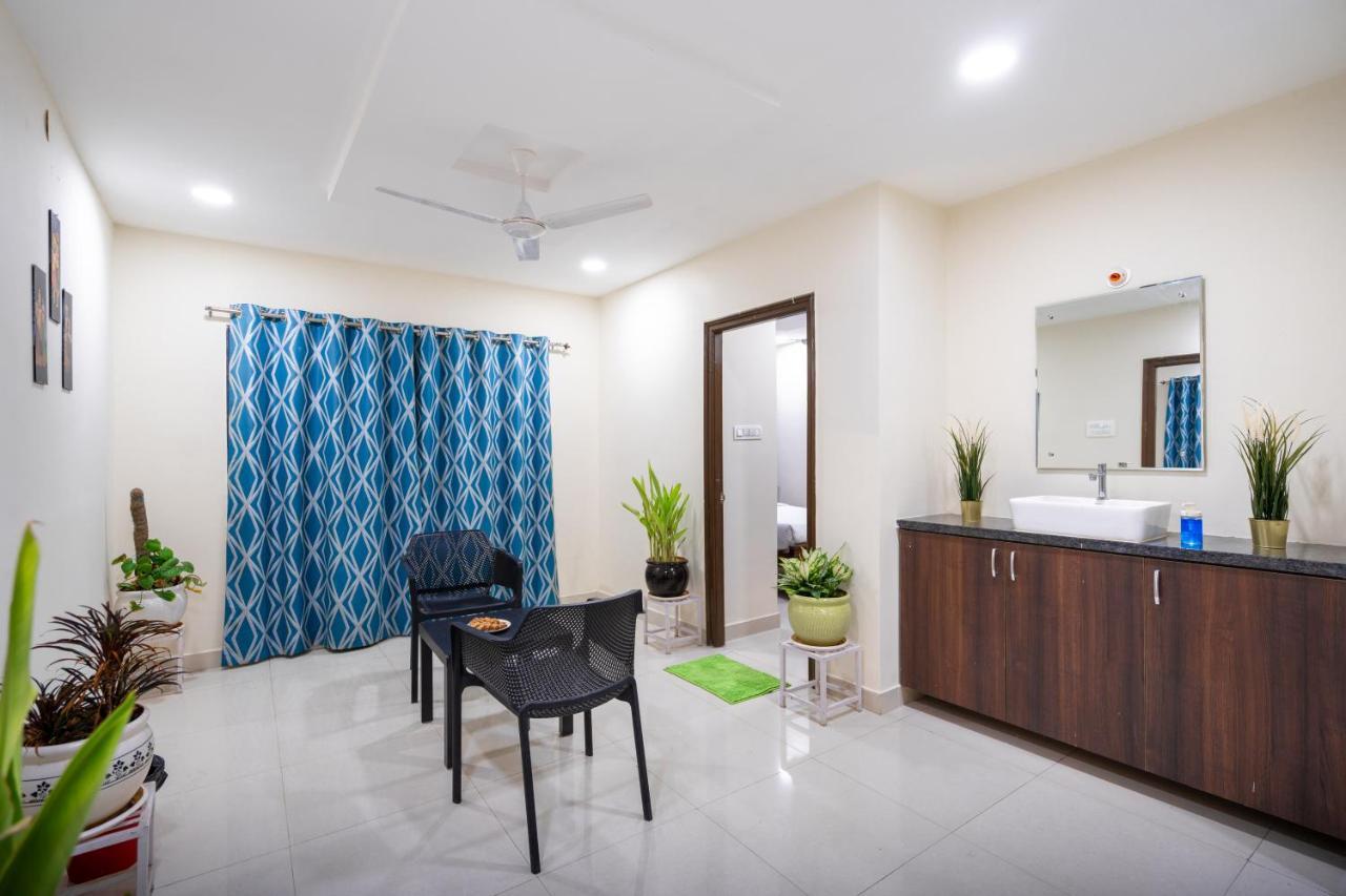 Voila At Nest Hotel Hyderabad Ngoại thất bức ảnh