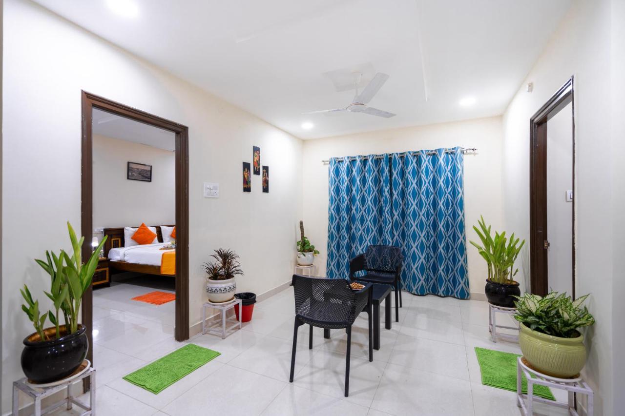 Voila At Nest Hotel Hyderabad Ngoại thất bức ảnh