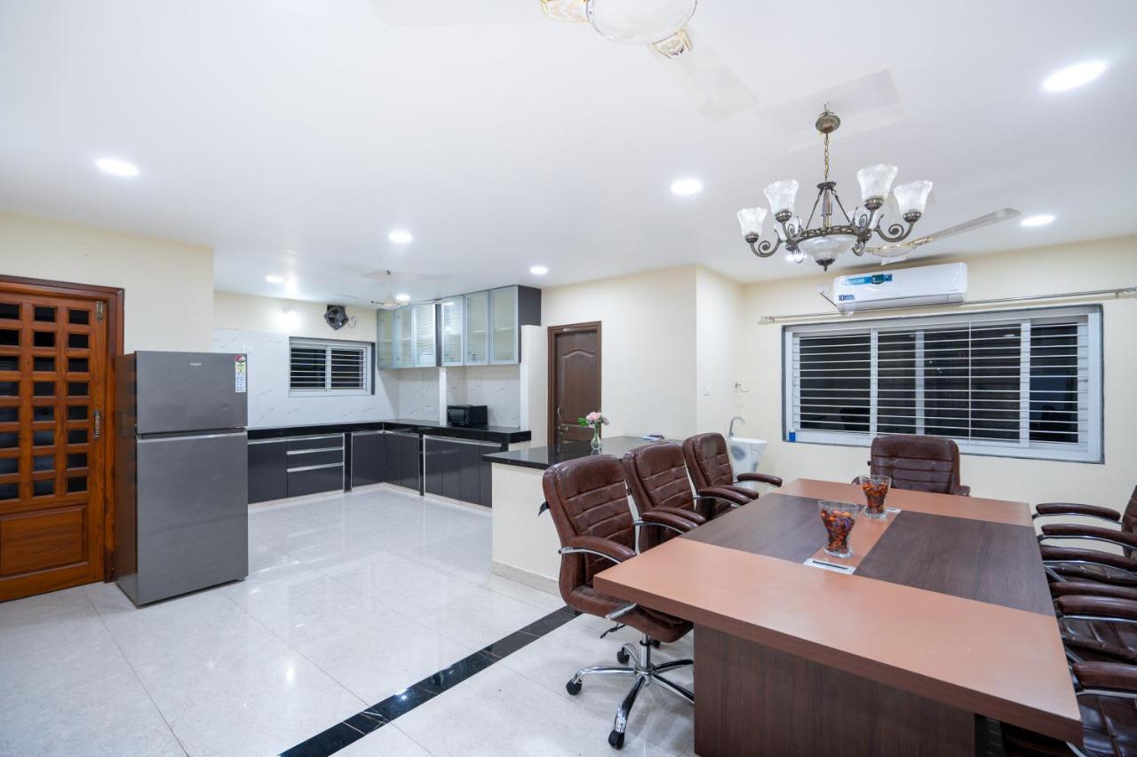 Voila At Nest Hotel Hyderabad Ngoại thất bức ảnh
