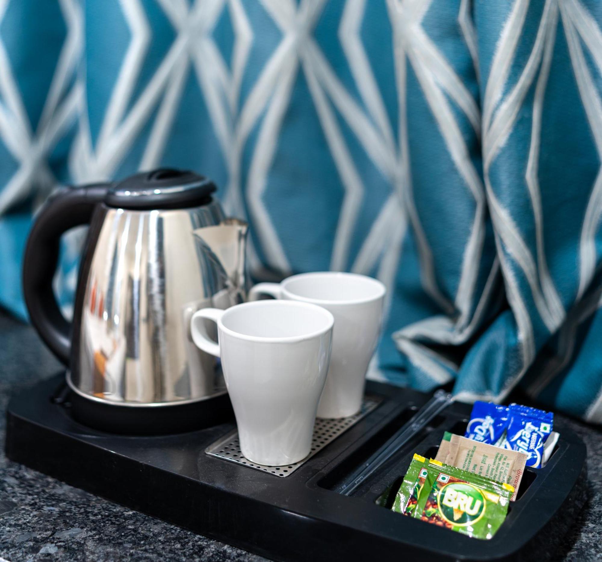 Voila At Nest Hotel Hyderabad Ngoại thất bức ảnh